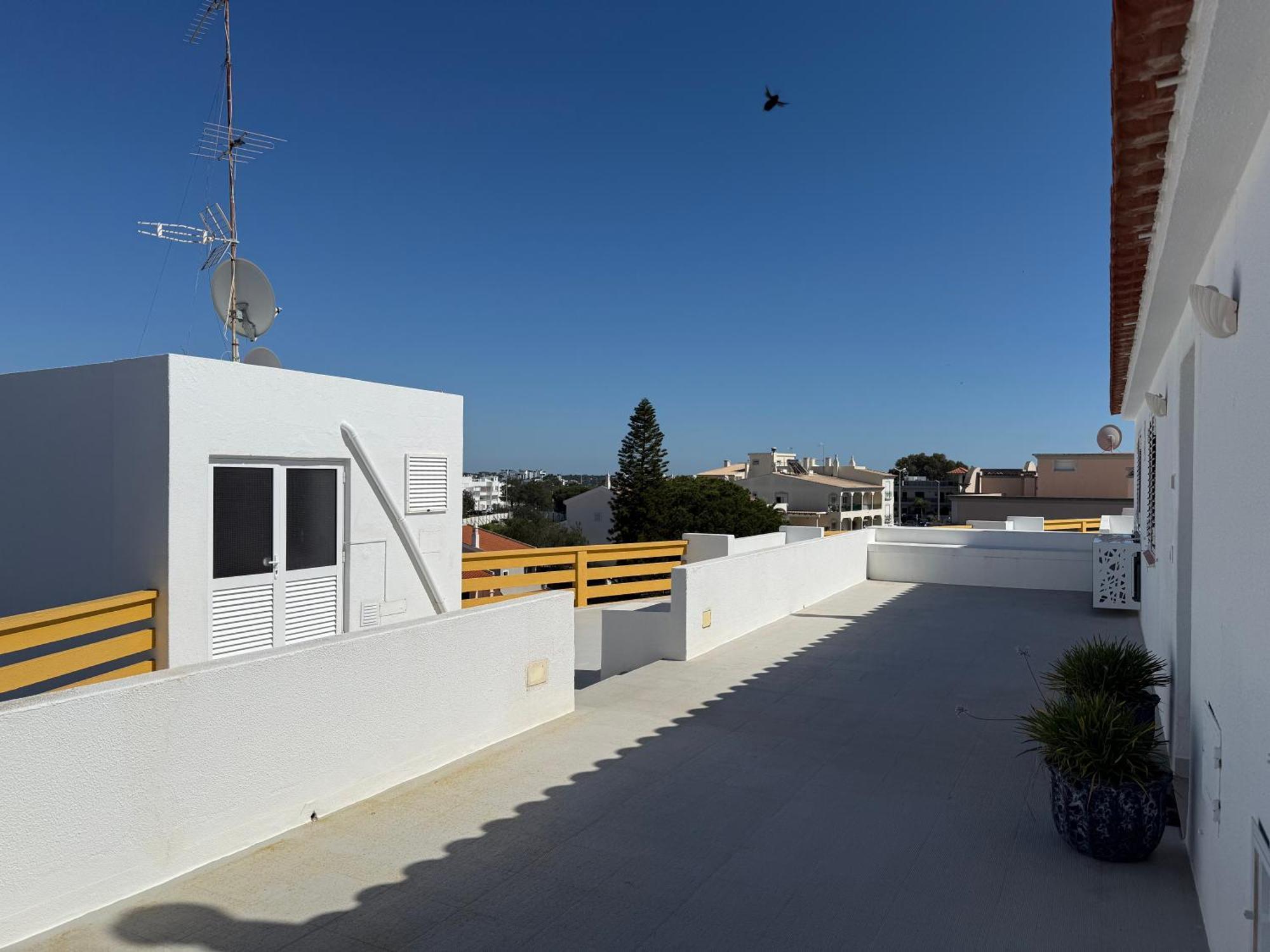 Penthouse S.Jorge Seaview T4 Appartement Quarteira Buitenkant foto